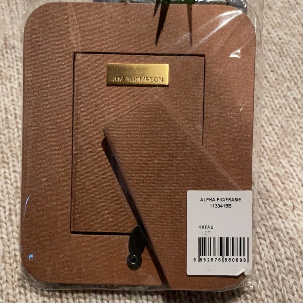 🤗NWT Jim Thompson Silk Picture Frame